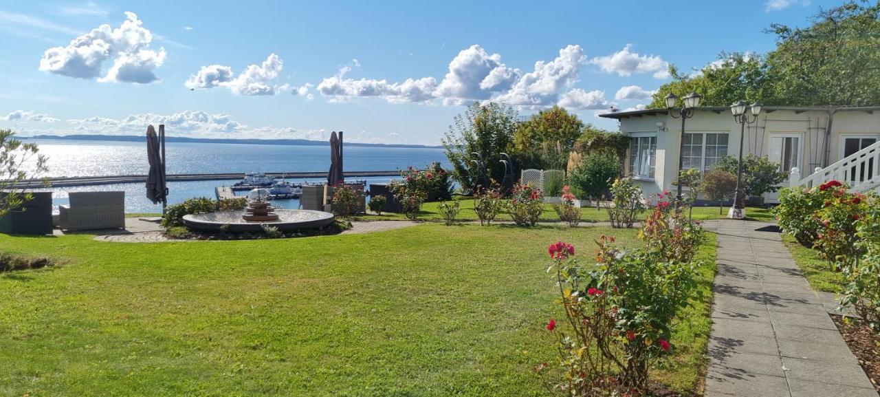 Hotel Waterkant Sassnitz Bagian luar foto