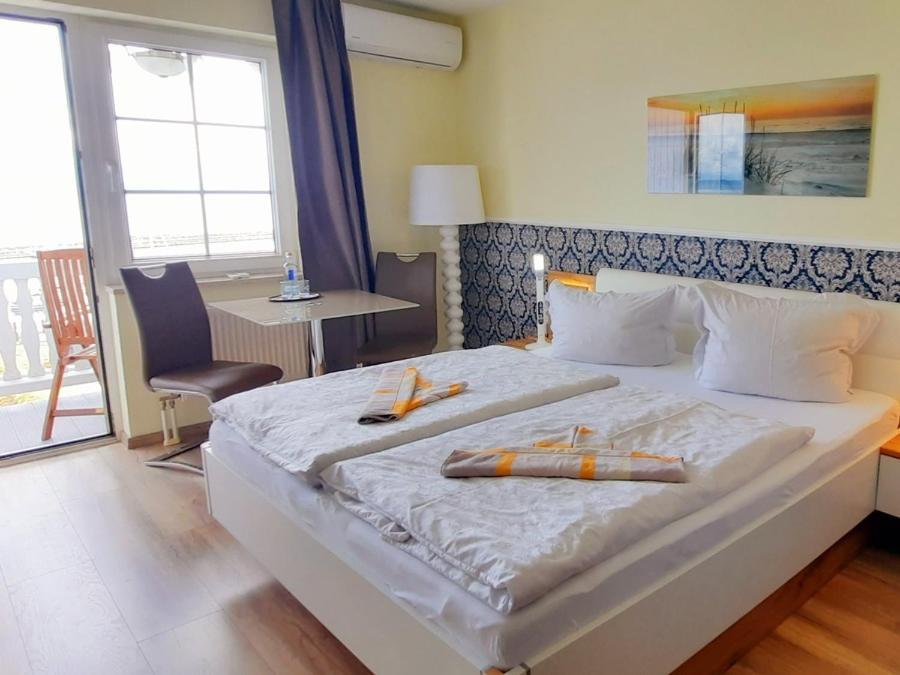 Hotel Waterkant Sassnitz Bagian luar foto