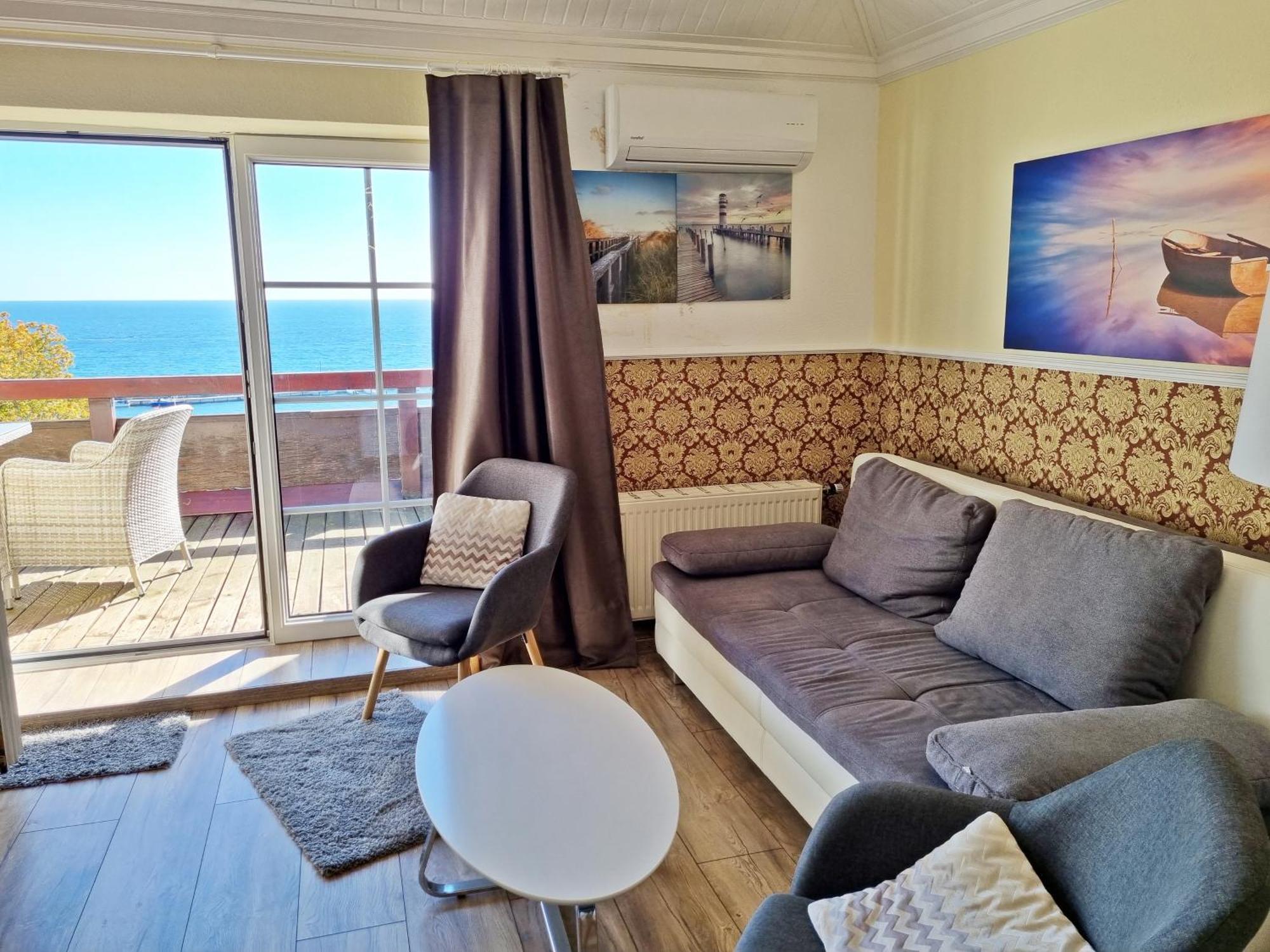 Hotel Waterkant Sassnitz Bagian luar foto